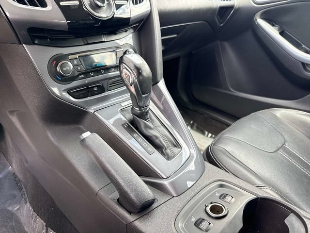 Used 2014 Ford Focus Titanium FWD image 25