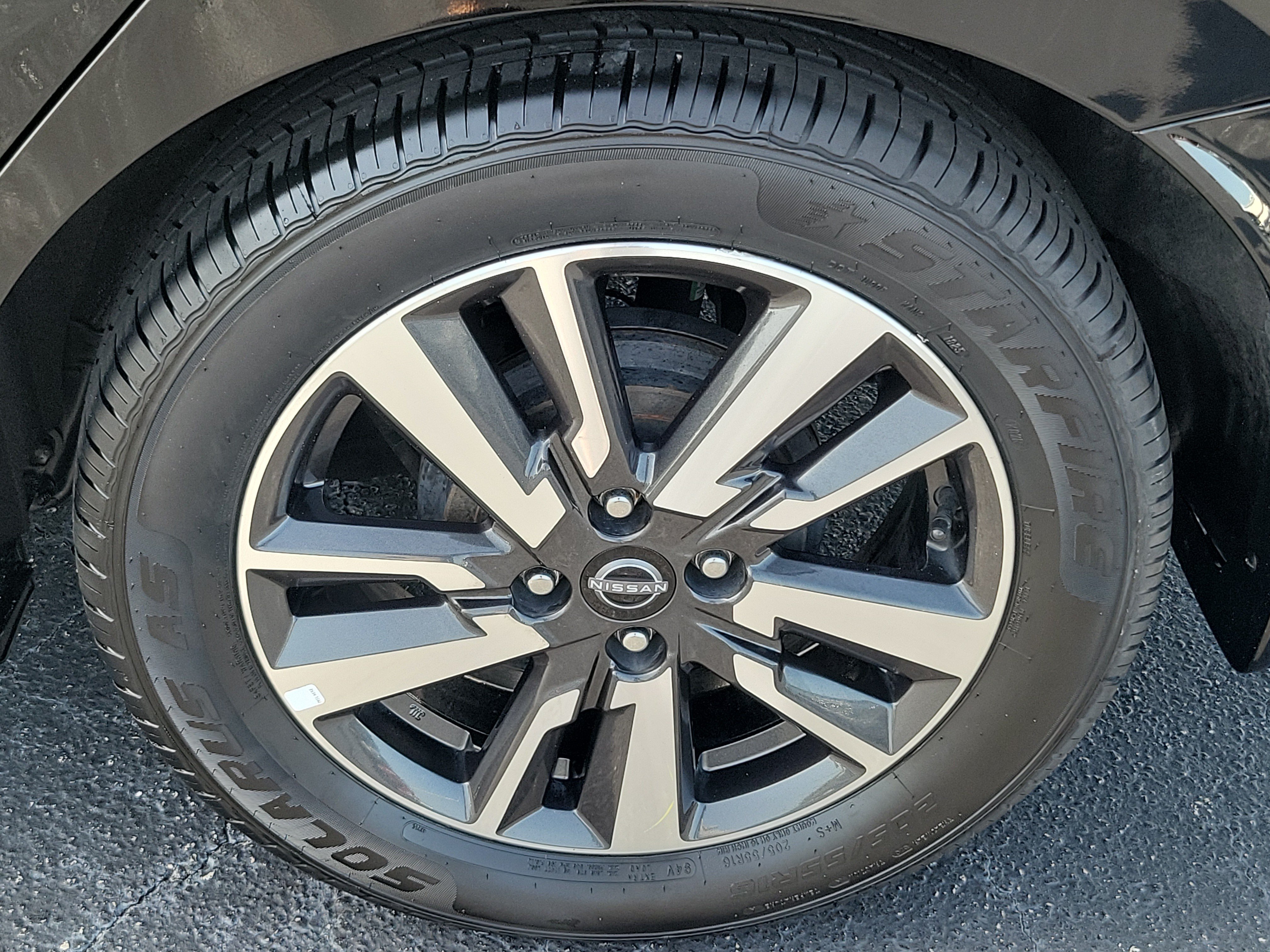 Used 2024 Nissan Versa S w/ S Plus Package FWD image 8