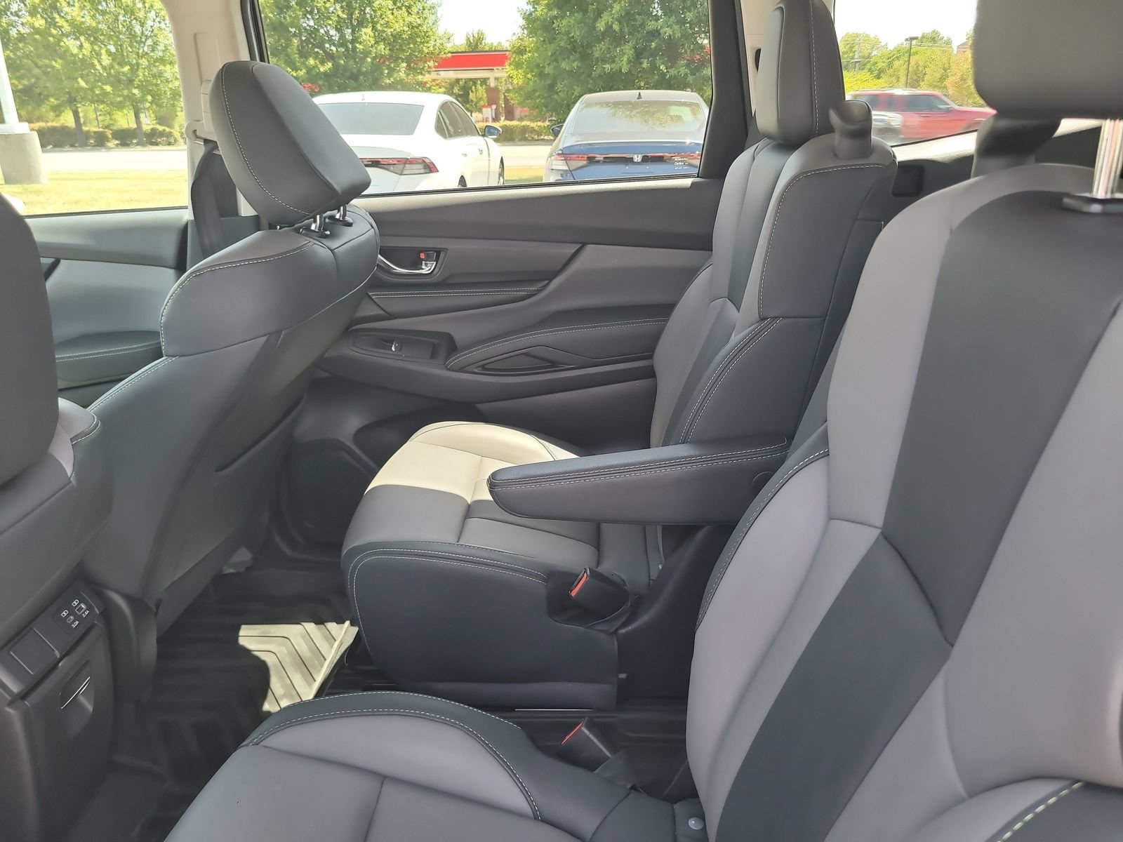 Used 2024 Subaru Ascent Onyx Edition AWD/4WD image 23