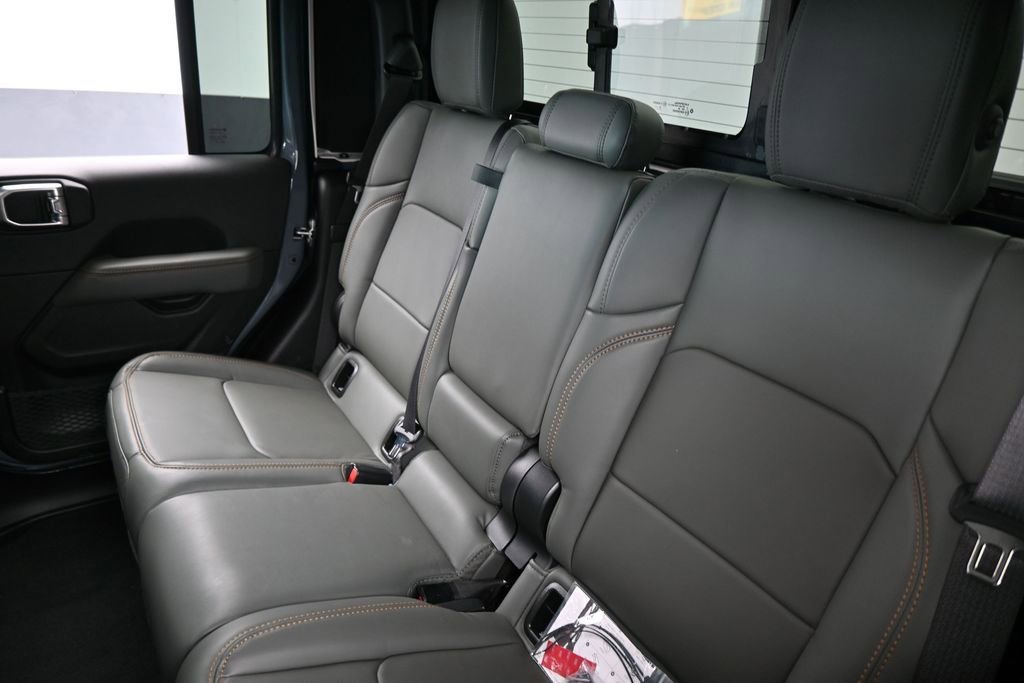 Used 2026 Jeep Gladiator Mojave AWD/4WD image 39