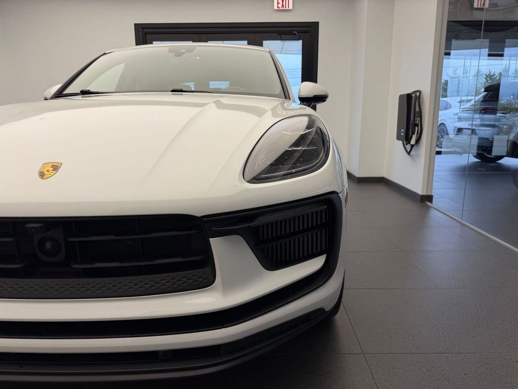 Used 2022 Porsche Macan S AWD/4WD image 22