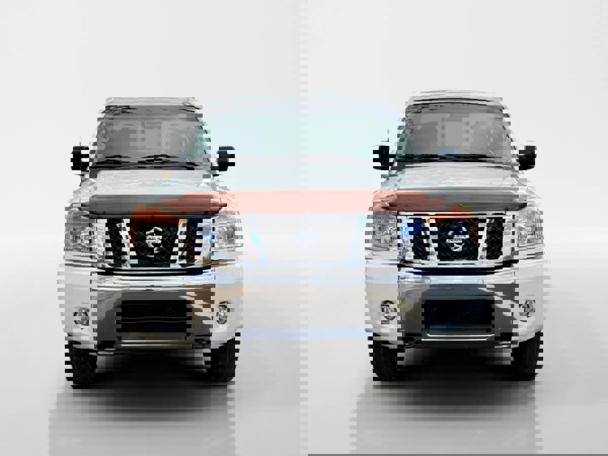 Used 2014 Nissan Titan SV w/ SV Value Truck Package image 8