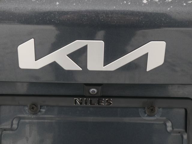 Used 2025 Kia Sorento SX FWD image 12