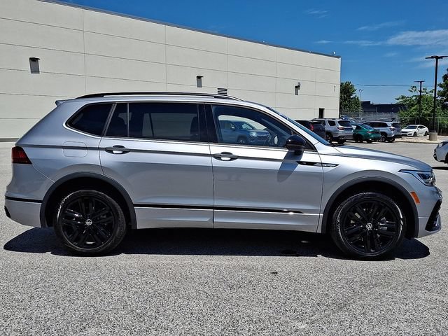 Used 2022 Volkswagen Tiguan SE R-Line AWD/4WD image 10