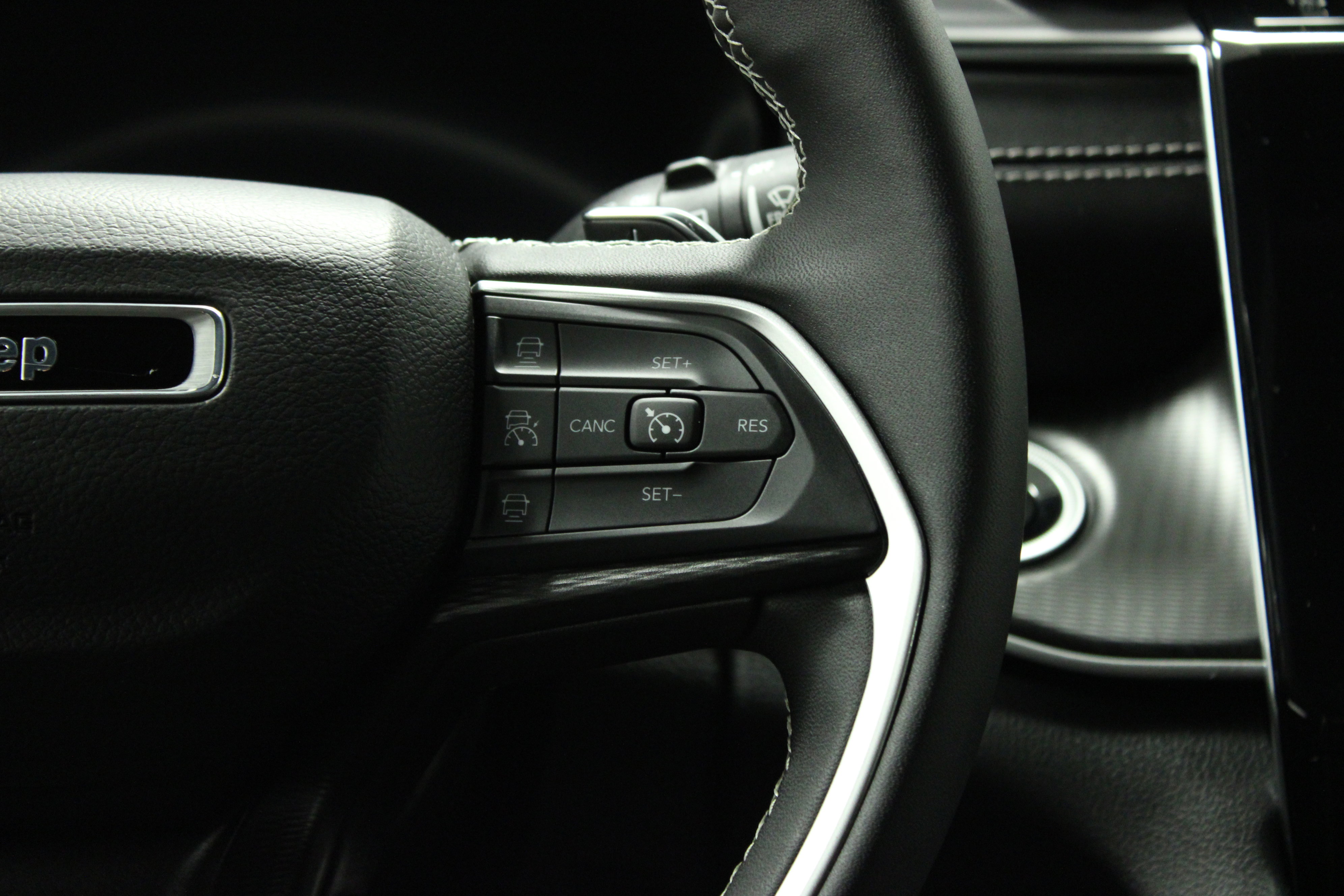 Used 2023 Jeep Grand Cherokee Altitude image 22