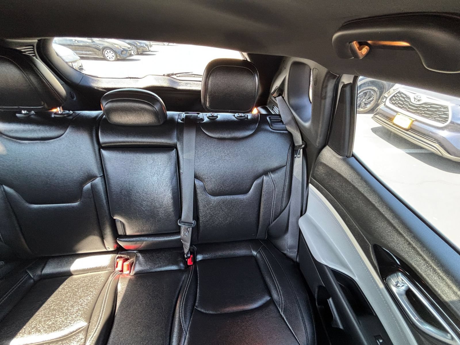 Used 2025 Jeep Compass Limited AWD/4WD image 38