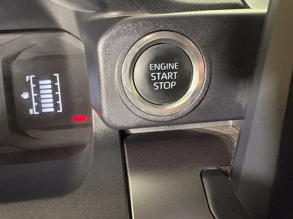 Used 2025 Toyota 4Runner SR5 AWD/4WD image 27