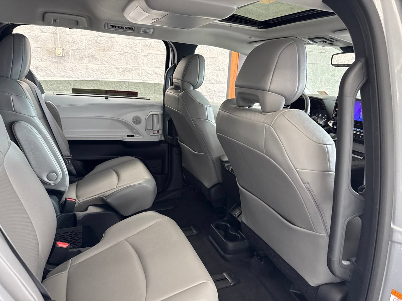 Certified 2025 Toyota Sienna XLE w/ XLE Plus Package AWD/4WD image 46