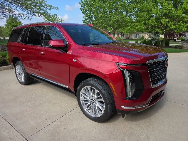 Certified 2026 Cadillac Escalade Luxury AWD/4WD image 3