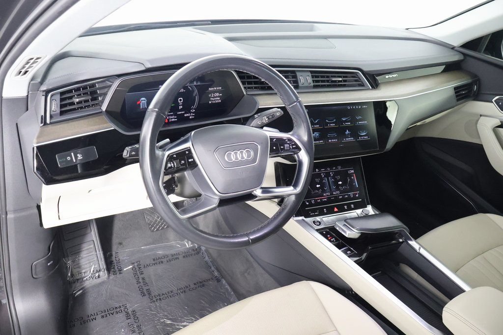 Used 2024 Audi Q8 e-tron Premium Plus w/ Premium Plus Package AWD/4WD image 7