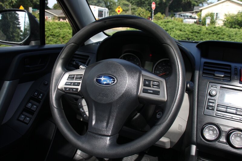 Used 2015 Subaru Forester 2.5i Premium w/ All-Weather Package AWD/4WD image 17