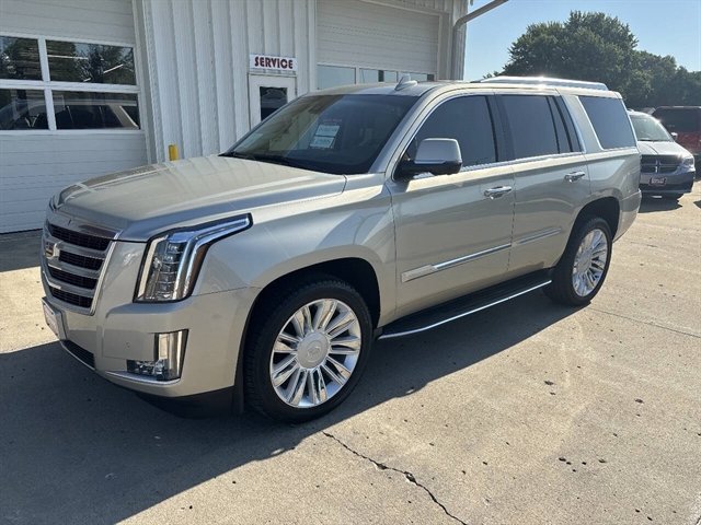 Used 2016 Cadillac Escalade Luxury AWD/4WD image 27