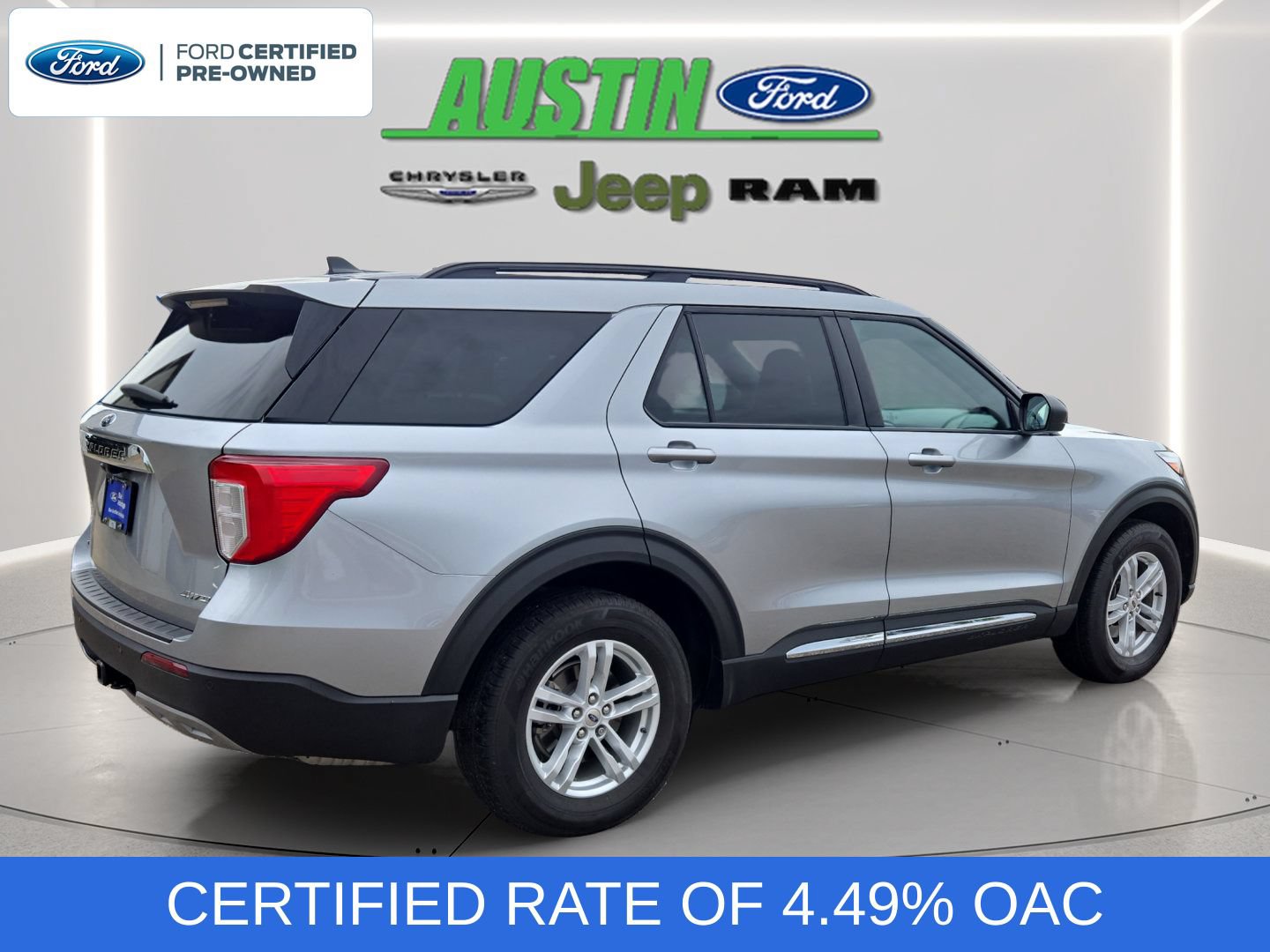 Certified 2024 Ford Explorer XLT w/ Equipment Group 202A AWD/4WD image 5