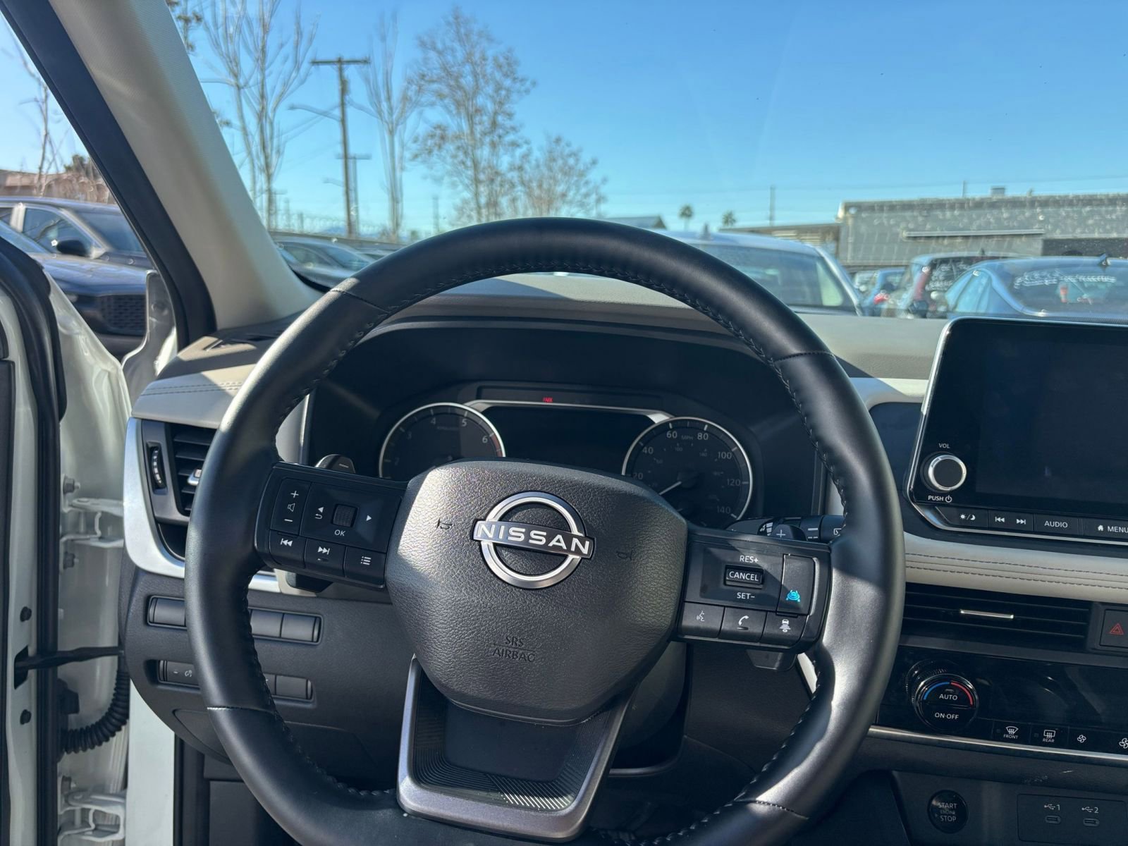 Used 2025 Nissan Rogue SV FWD image 36