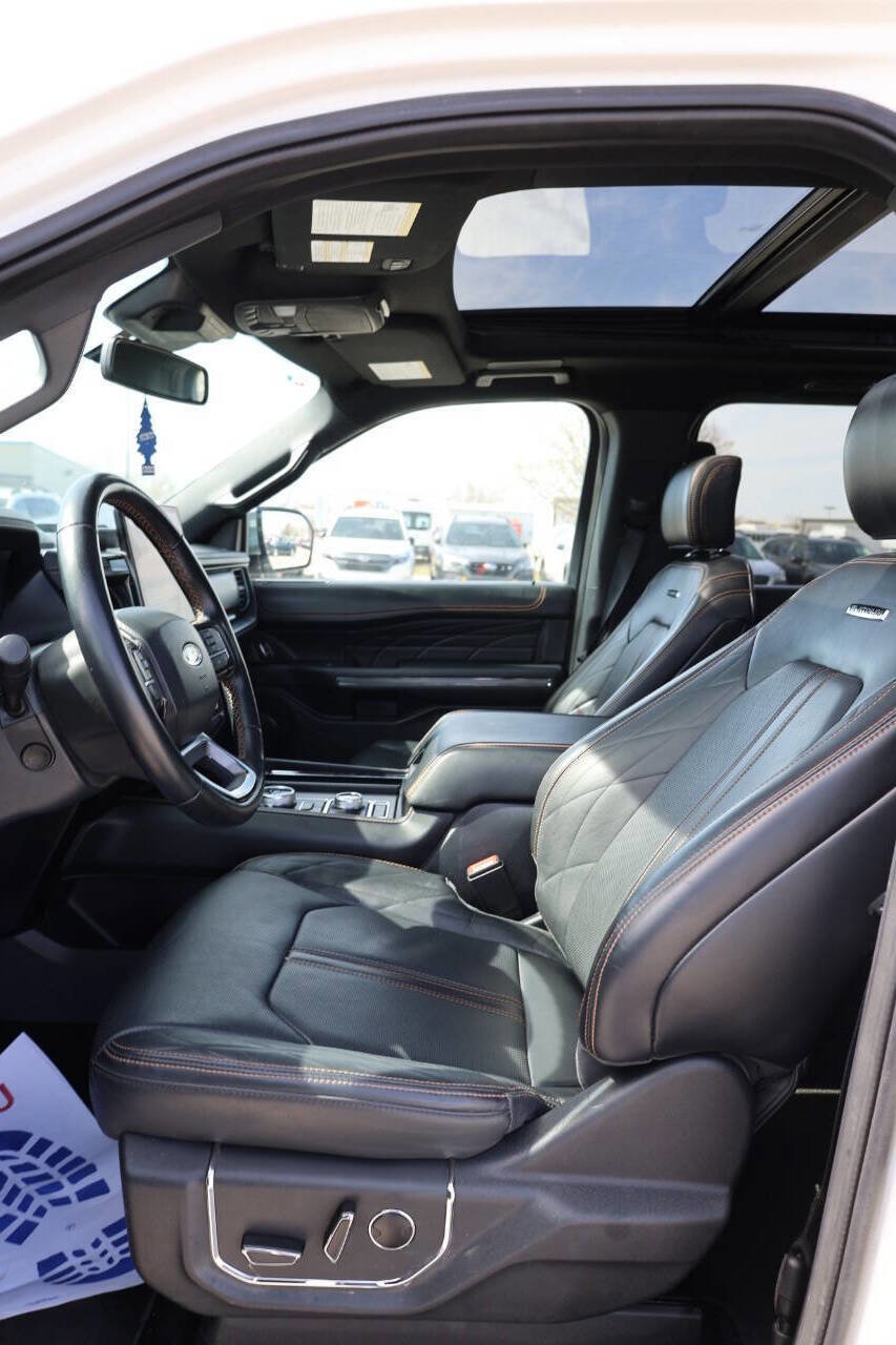 Used 2023 Ford Expedition Platinum image 13