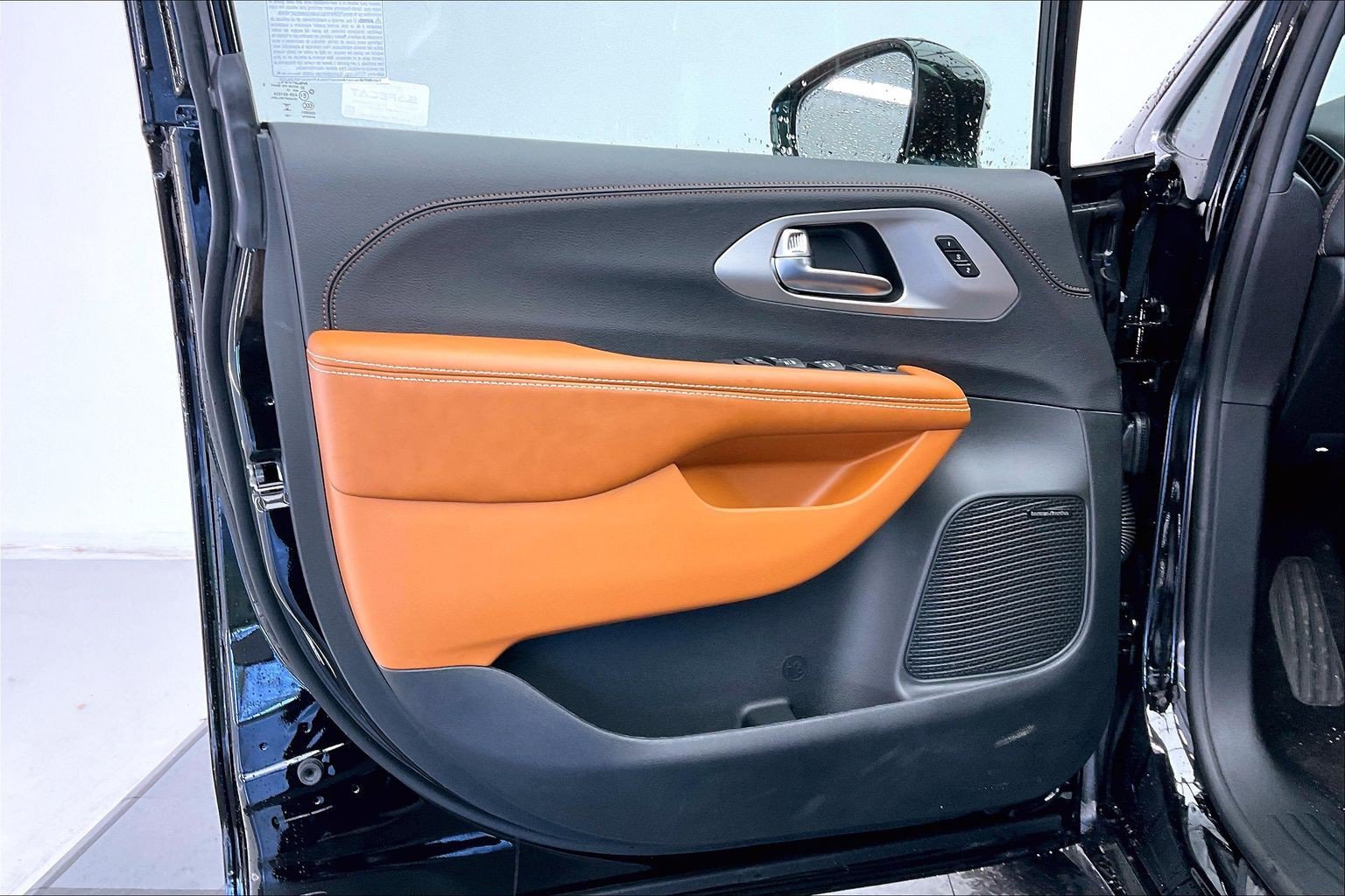 New 2026 Chrysler Pacifica Pinnacle AWD/4WD image 12