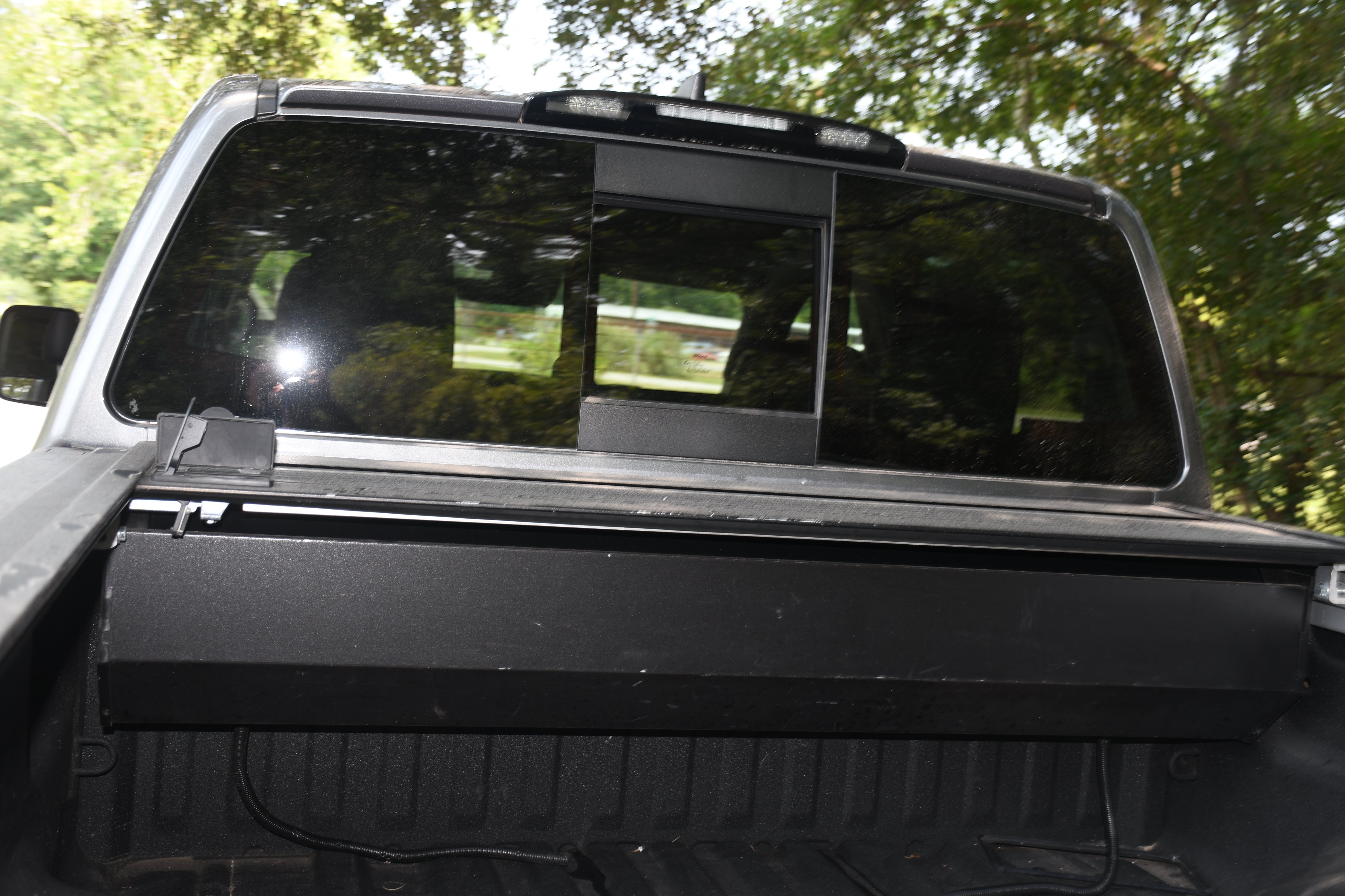 Used 2023 Nissan Titan SV w/ SV Convenience Package RWD image 17