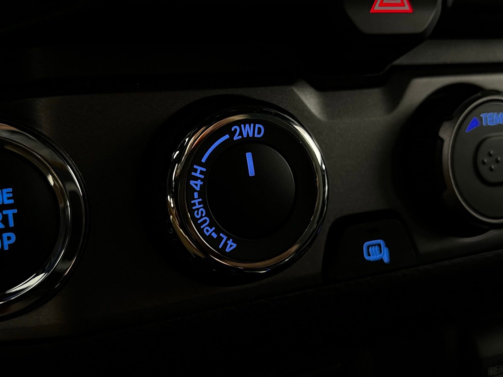 Certified 2023 Toyota Tacoma TRD Off-Road AWD/4WD image 20
