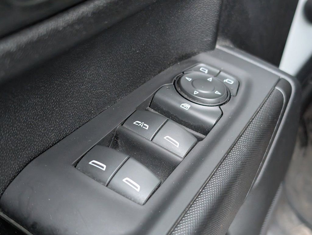 Used 2023 Chevrolet Silverado 1500 Custom image 17