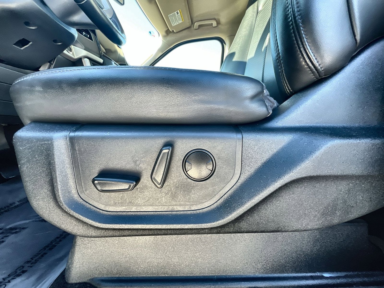 Certified 2023 Ford Expedition XLT image 14