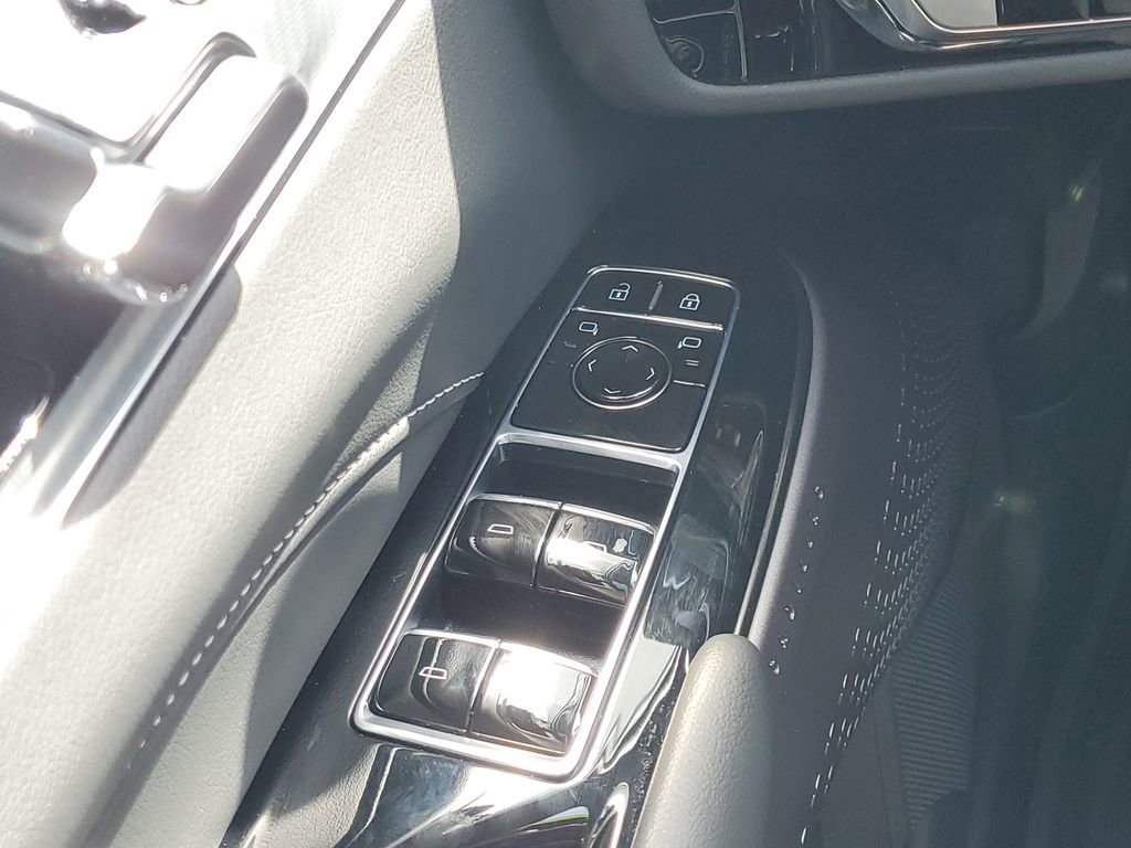 Used 2024 Cadillac Lyriq Tech image 24