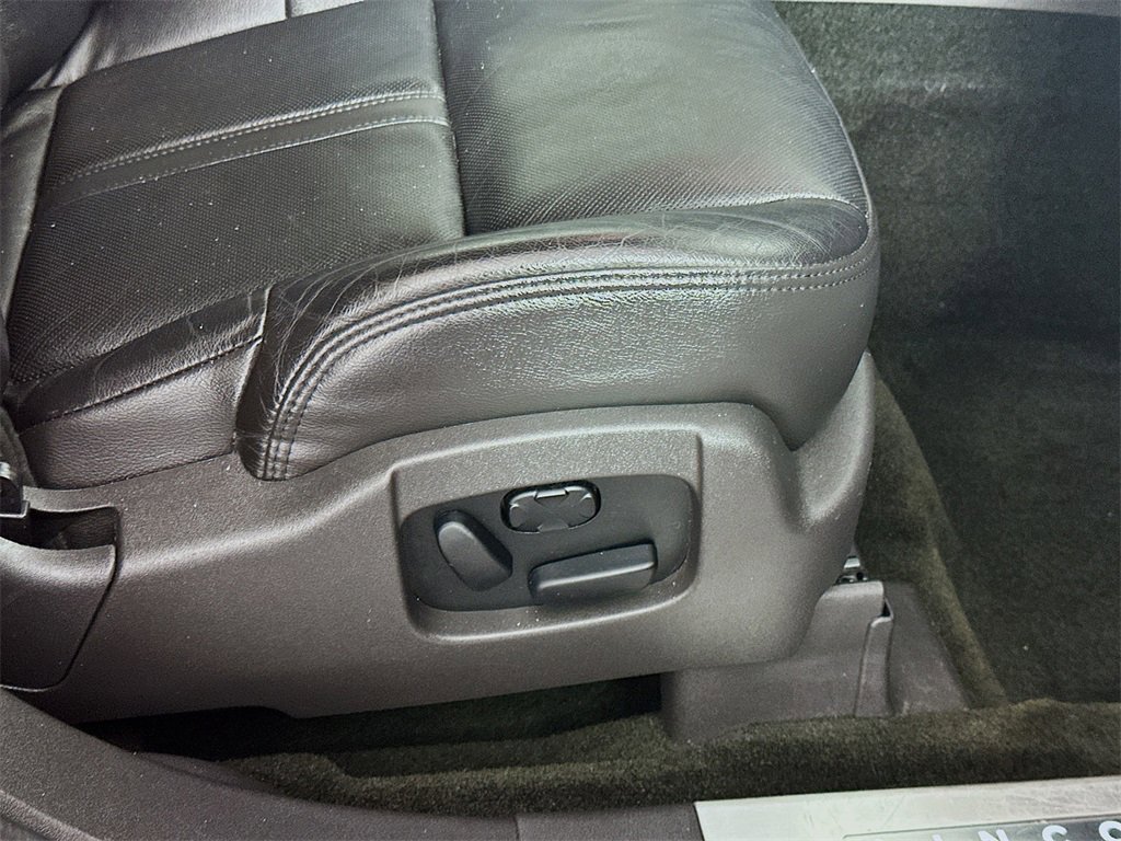 Used 2015 Lincoln MKT AWD w/ Equipment Group 201A image 24