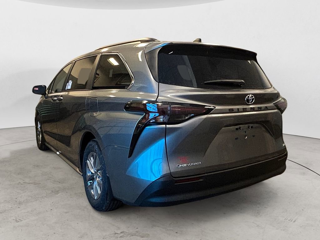 New 2026 Toyota Sienna XLE image 3
