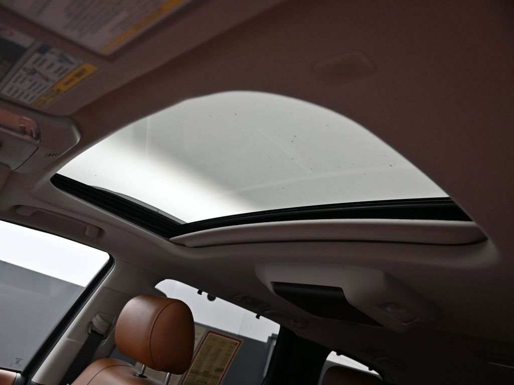 Certified 2021 Toyota Sequoia Platinum AWD/4WD image 33