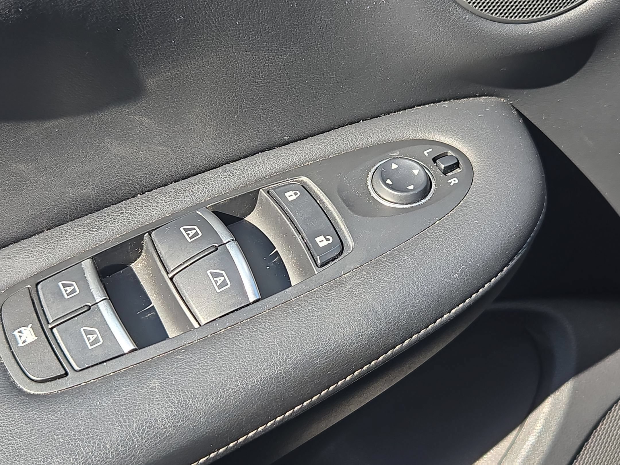 Used 2021 INFINITI QX50 Luxe AWD/4WD image 11