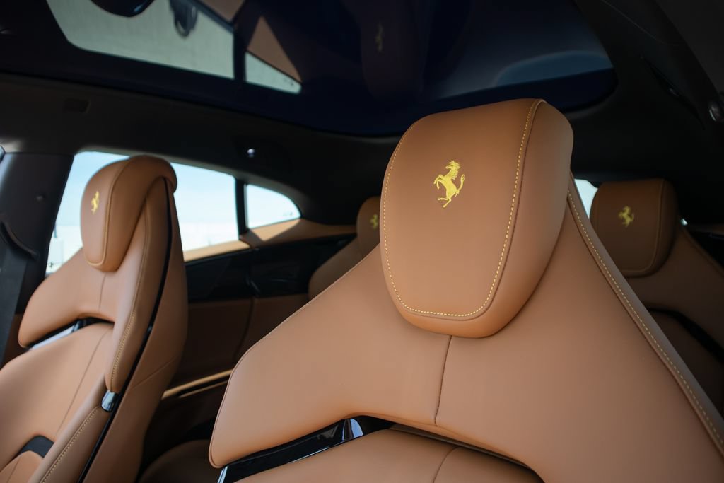 Used 2025 Ferrari Purosangue AWD/4WD image 18