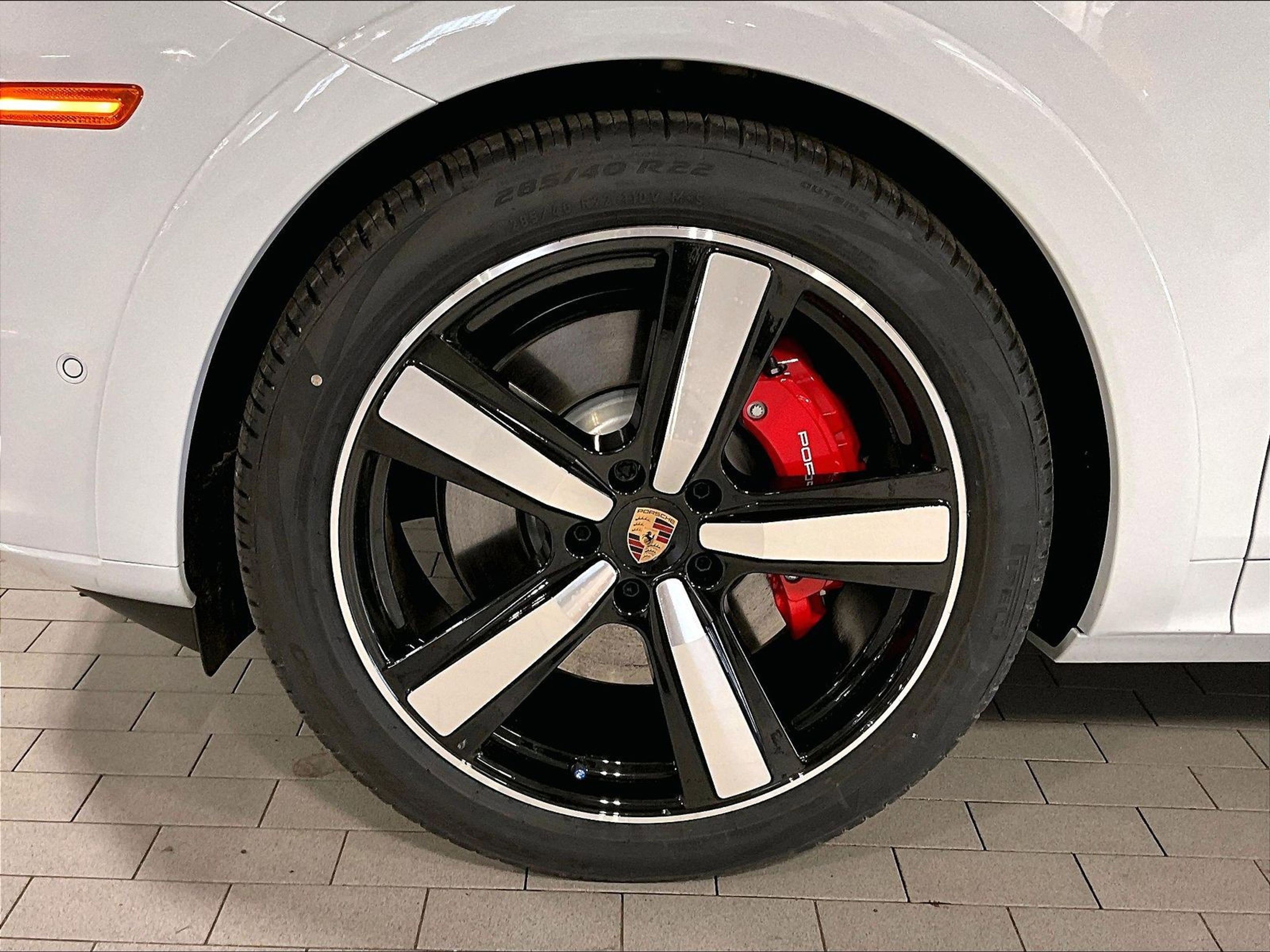 New 2026 Porsche Cayenne GTS image 13