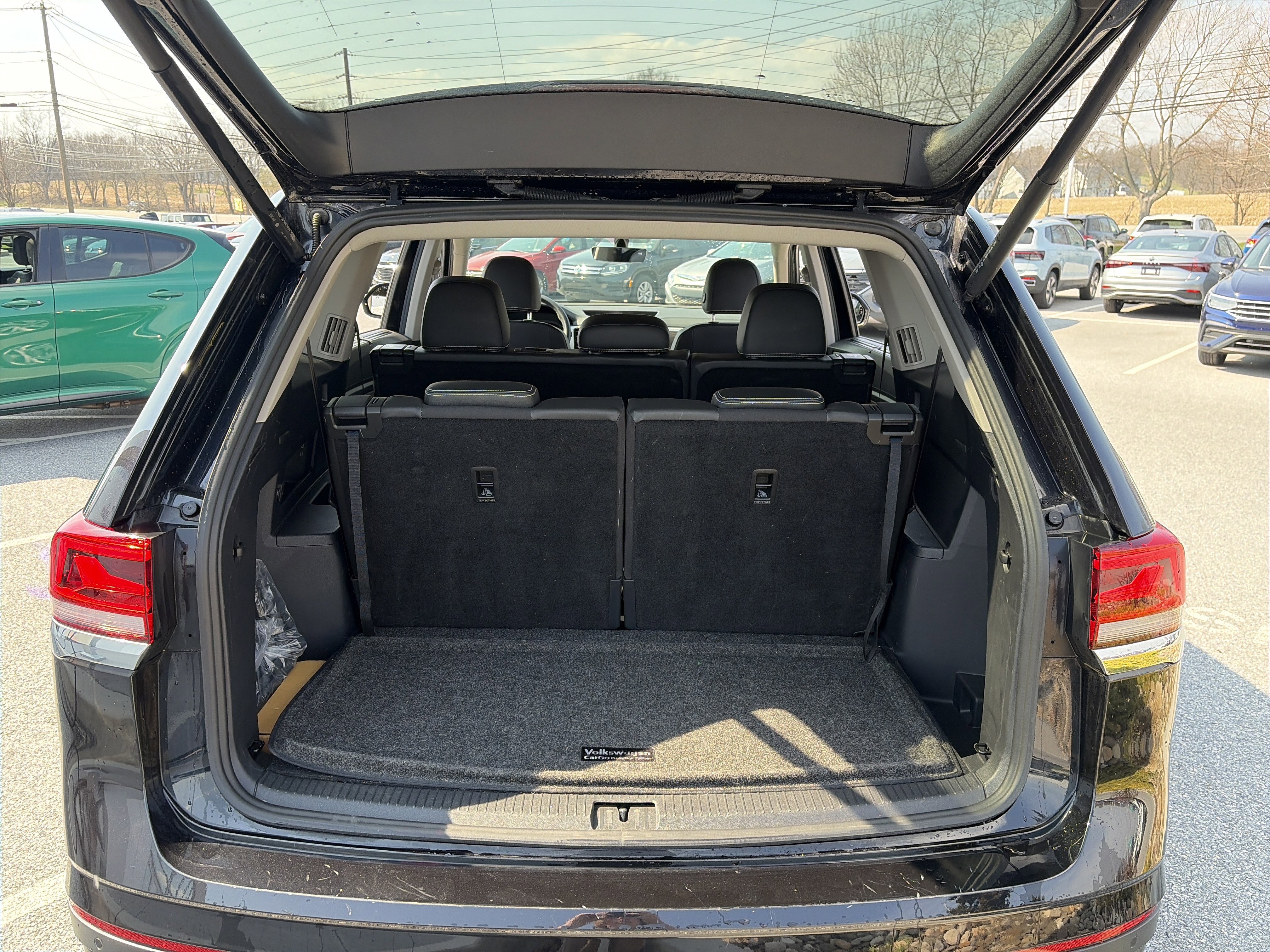 Used 2023 Volkswagen Atlas SE image 28