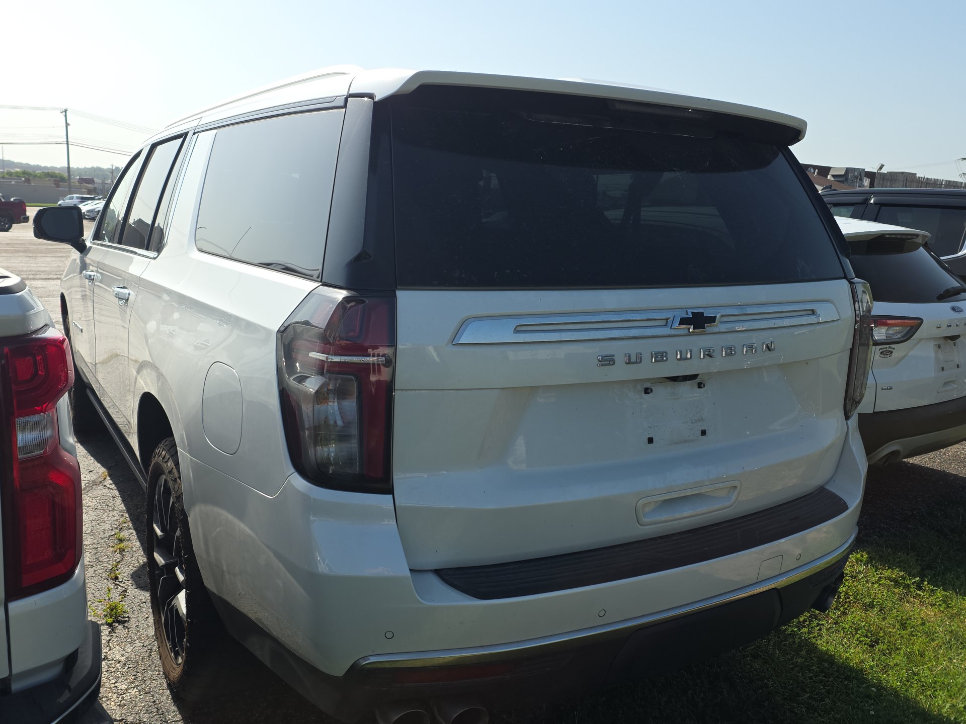 Used 2023 Chevrolet Suburban High Country AWD/4WD image 4