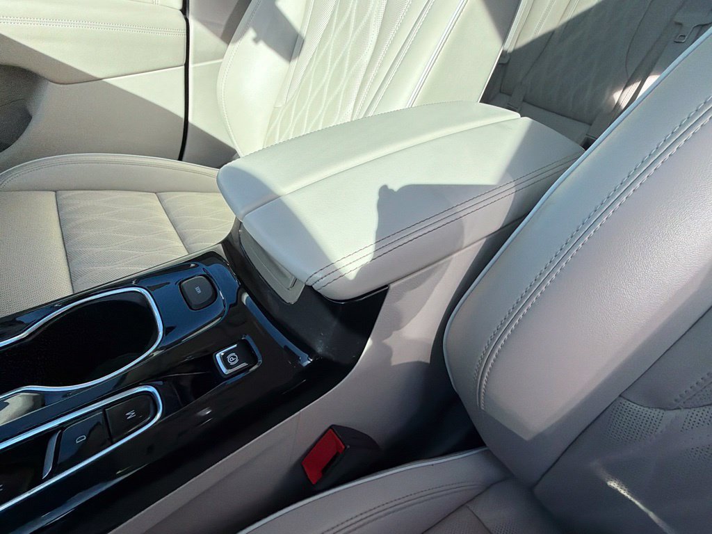 Used 2023 Buick Envision Avenir FWD image 22