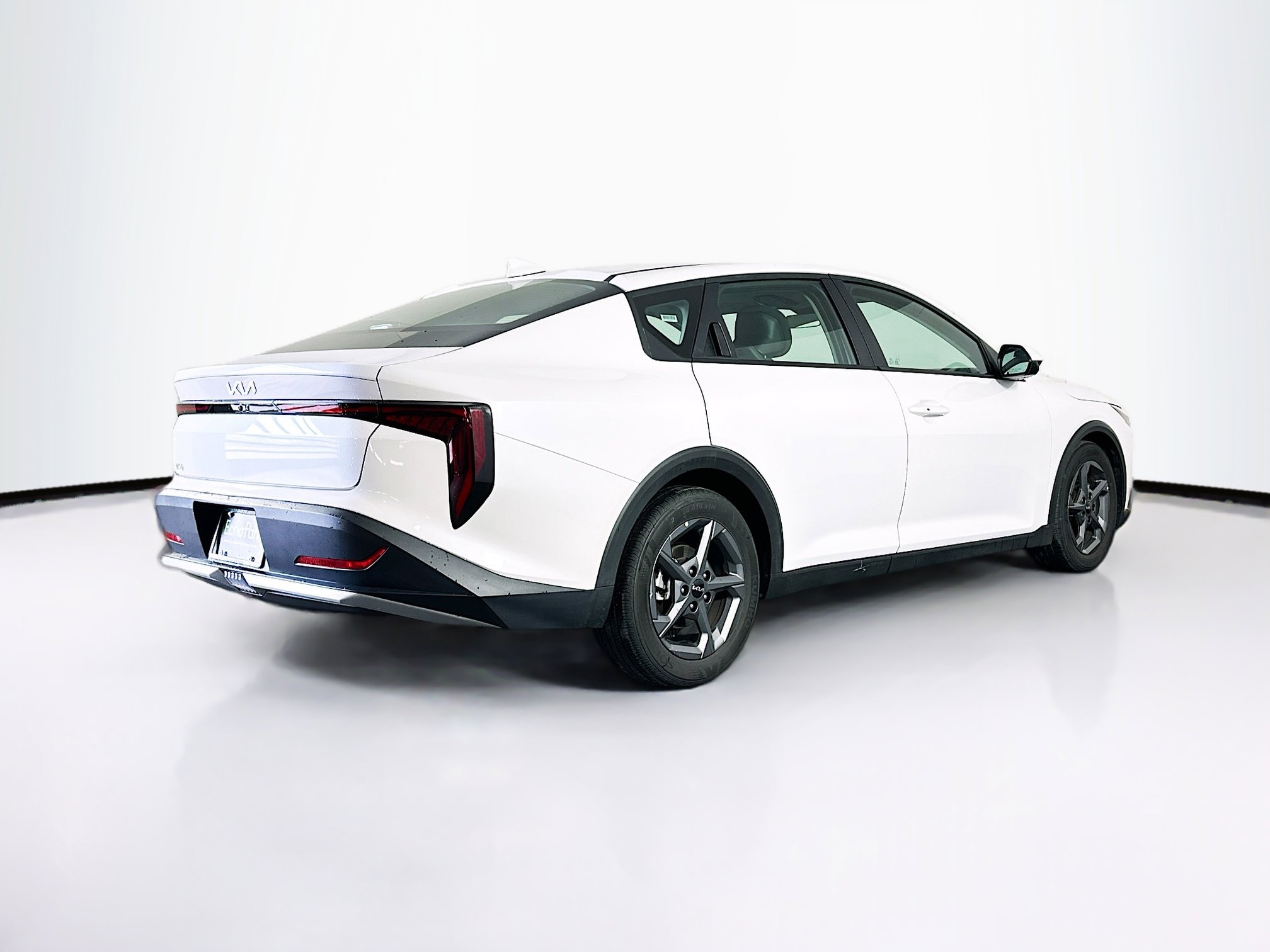 Used 2025 Kia K4 LXS image 9