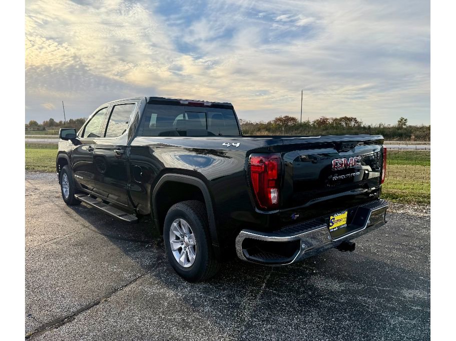 New 2026 GMC Sierra 1500 SLE w/ Preferred Package image 2