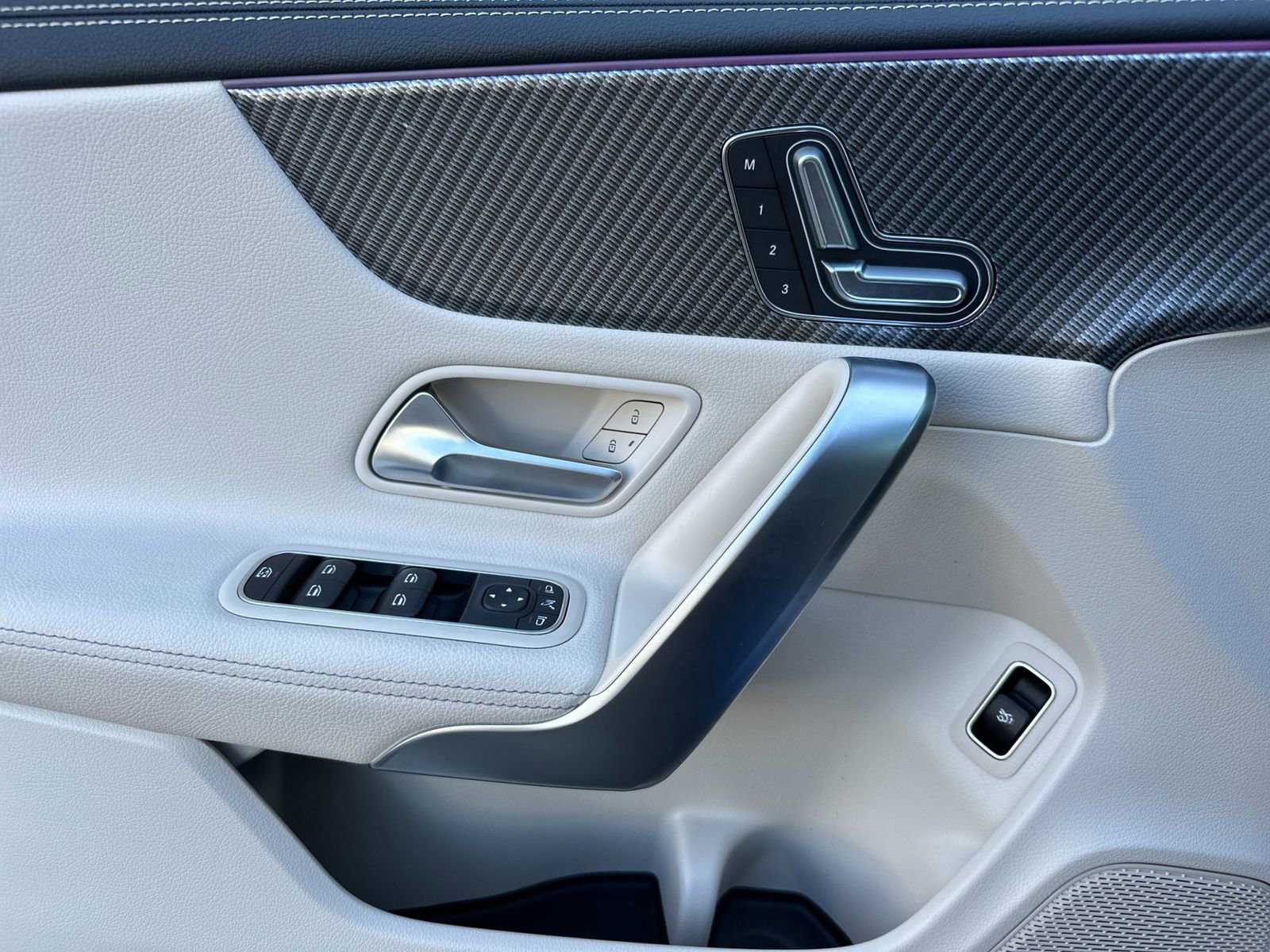 Certified 2025 Mercedes-Benz CLA 250 image 12