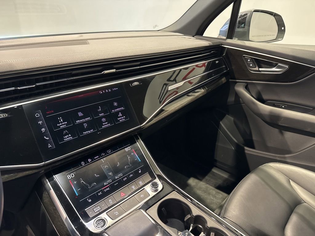 Used 2025 Audi Q7 2.0T Premium w/ Convenience Package AWD/4WD image 18