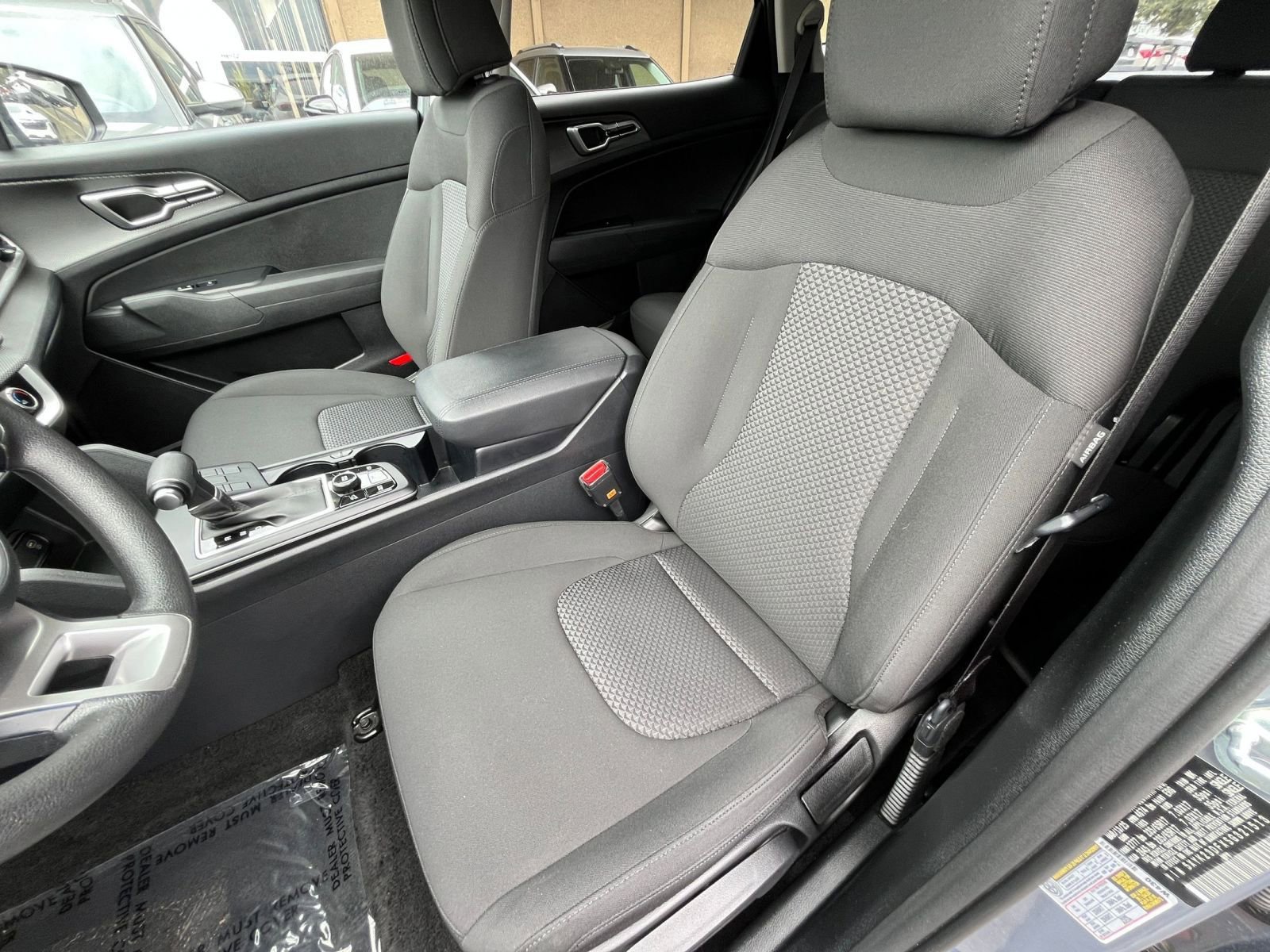 Used 2025 Kia Sportage LX image 36