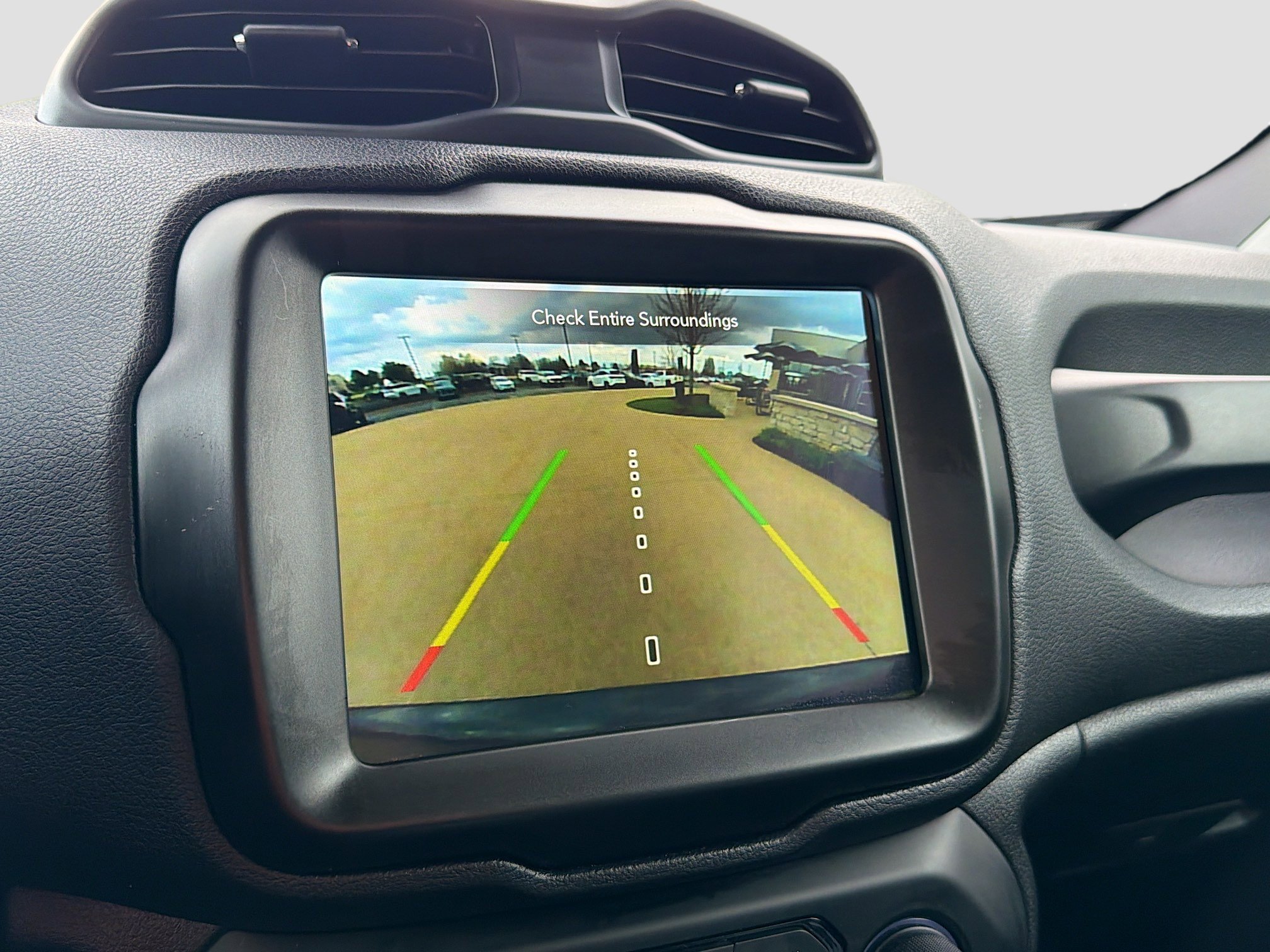 Used 2023 Jeep Renegade Latitude AWD/4WD image 19