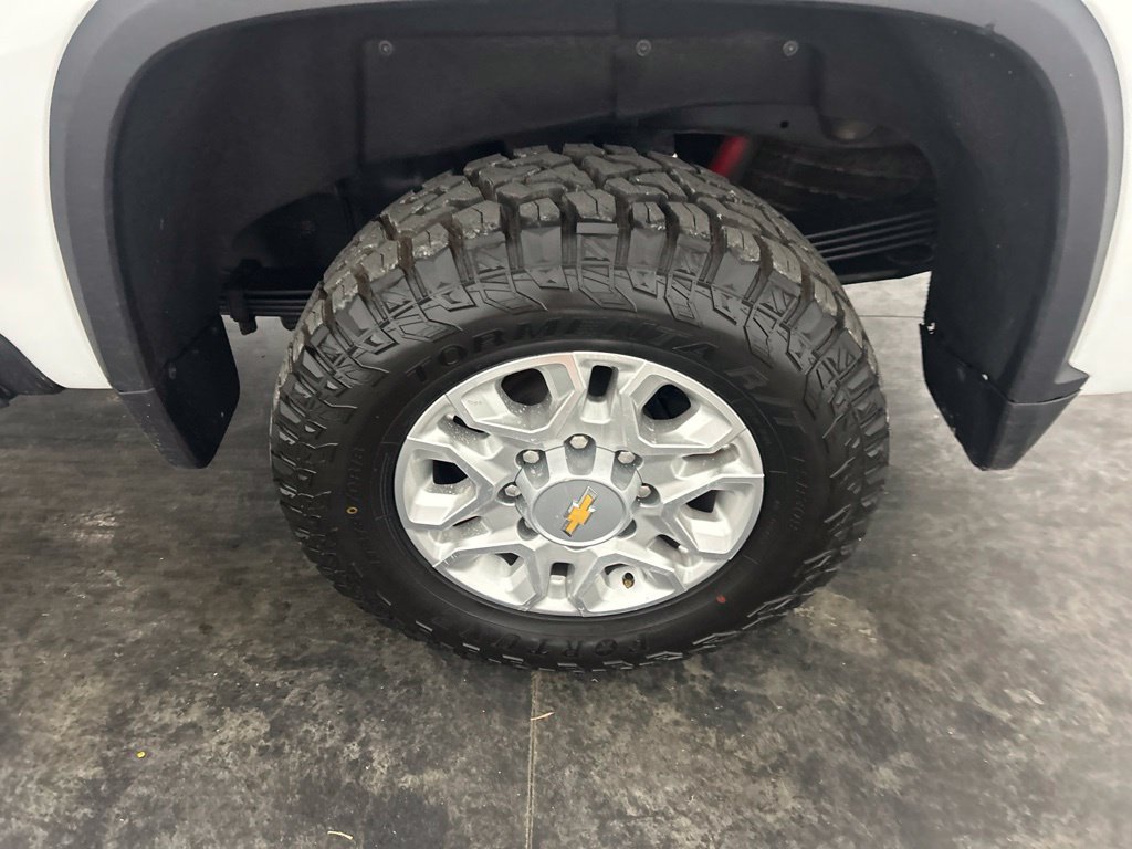 Used 2024 Chevrolet Silverado 2500 LT AWD/4WD image 10