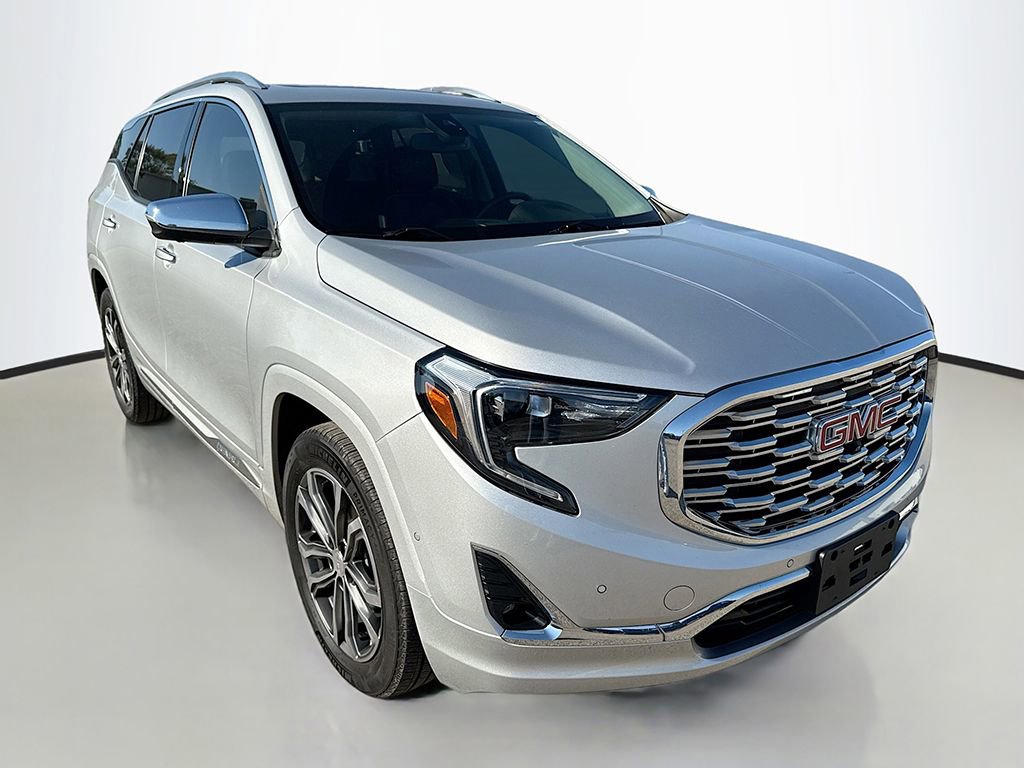 Used 2020 GMC Terrain Denali w/ Denali Premium Package image 2