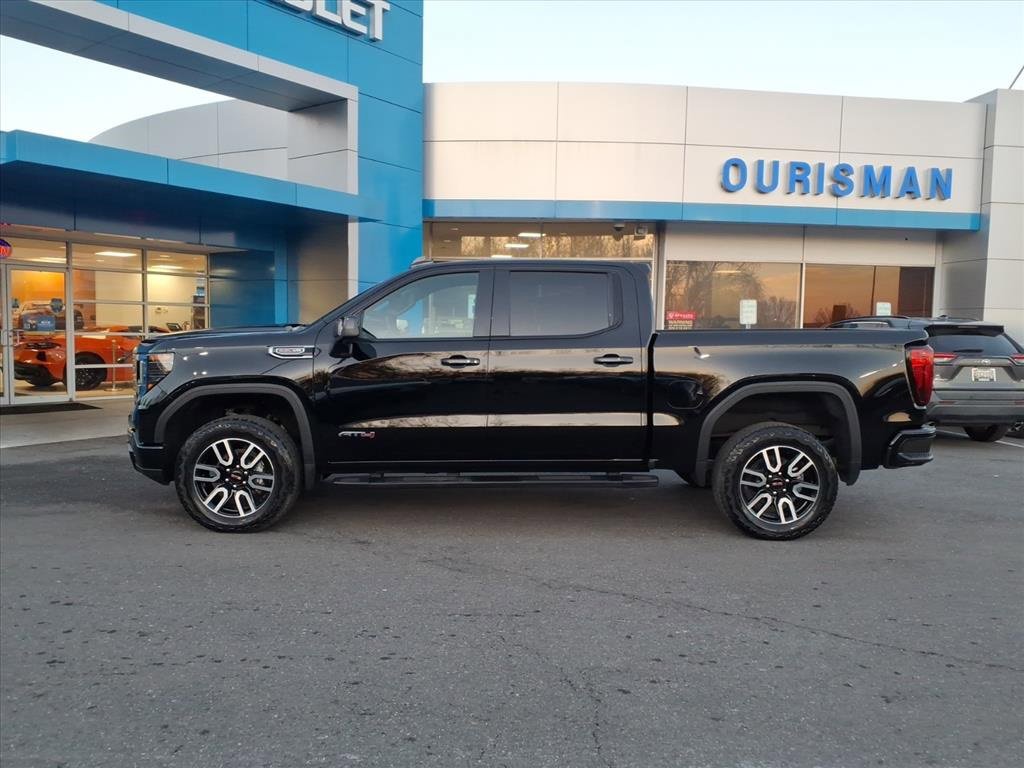 Used 2024 GMC Sierra 1500 AT4 w/ Technology Package image 6
