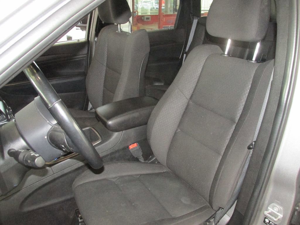 Used 2021 Jeep Grand Cherokee Laredo w/ Security & Convenience Group image 4