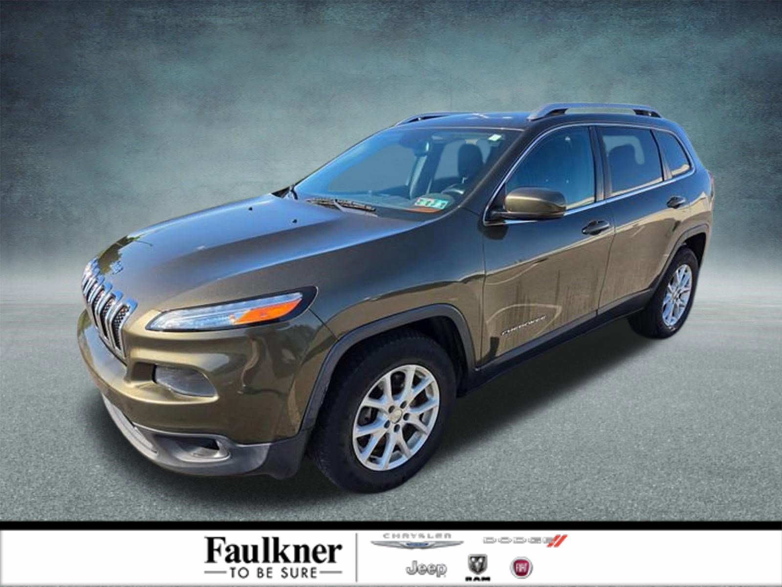 Used 2015 Jeep Cherokee Latitude w/ Cold Weather Group AWD/4WD image 1
