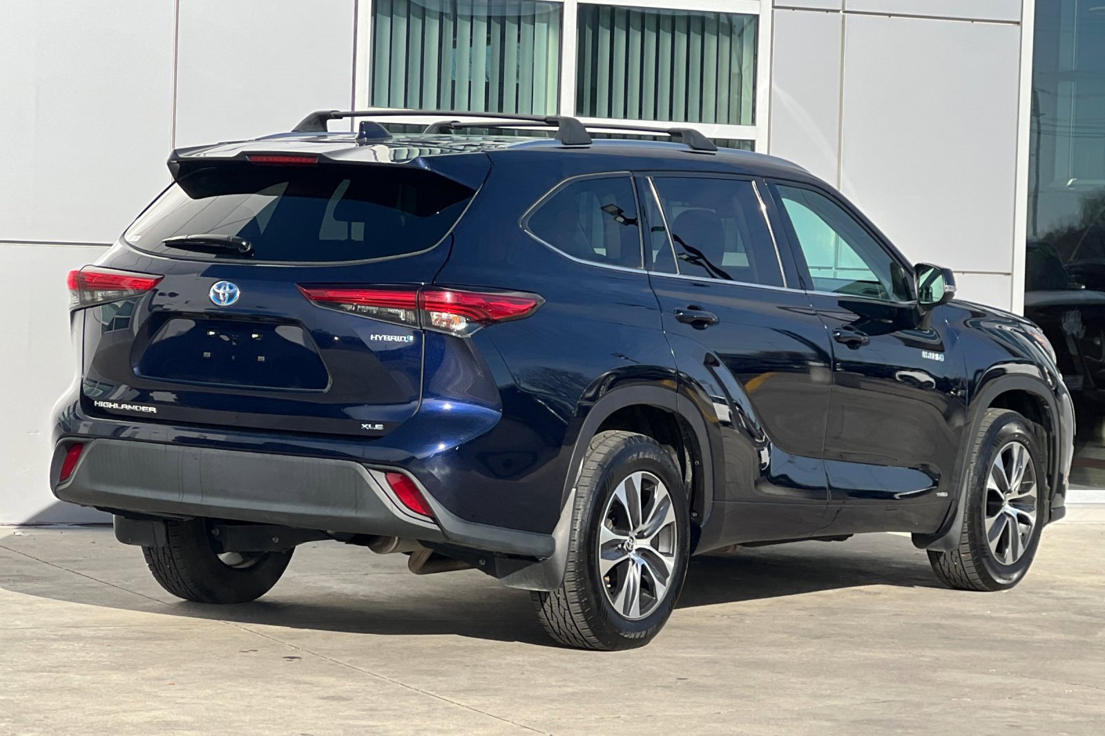 Certified 2021 Toyota Highlander XLE image 4