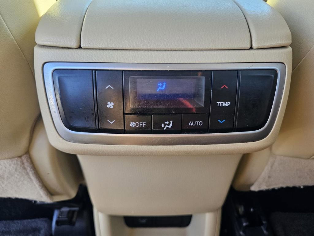 Used 2016 Toyota Highlander Limited image 29