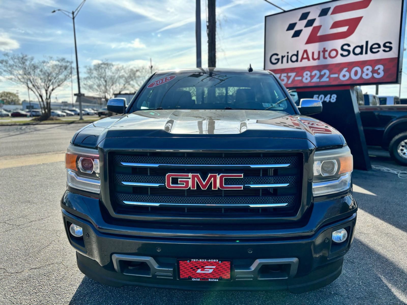 Used 2015 GMC Sierra 1500 SLT w/ All-Terrain Package AWD/4WD image 9