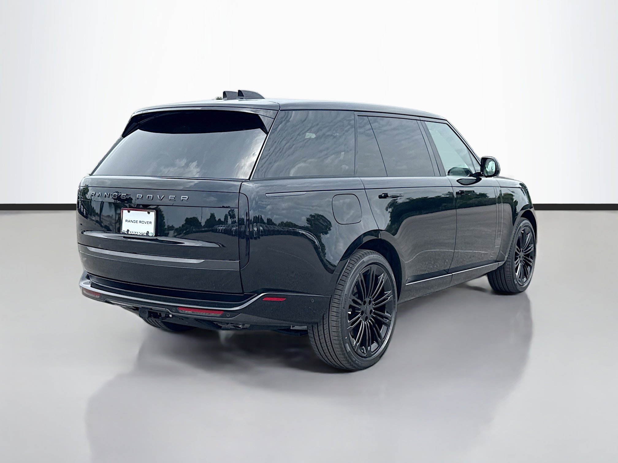 New 2026 Land Rover Range Rover Long Wheelbase SE AWD/4WD image 5