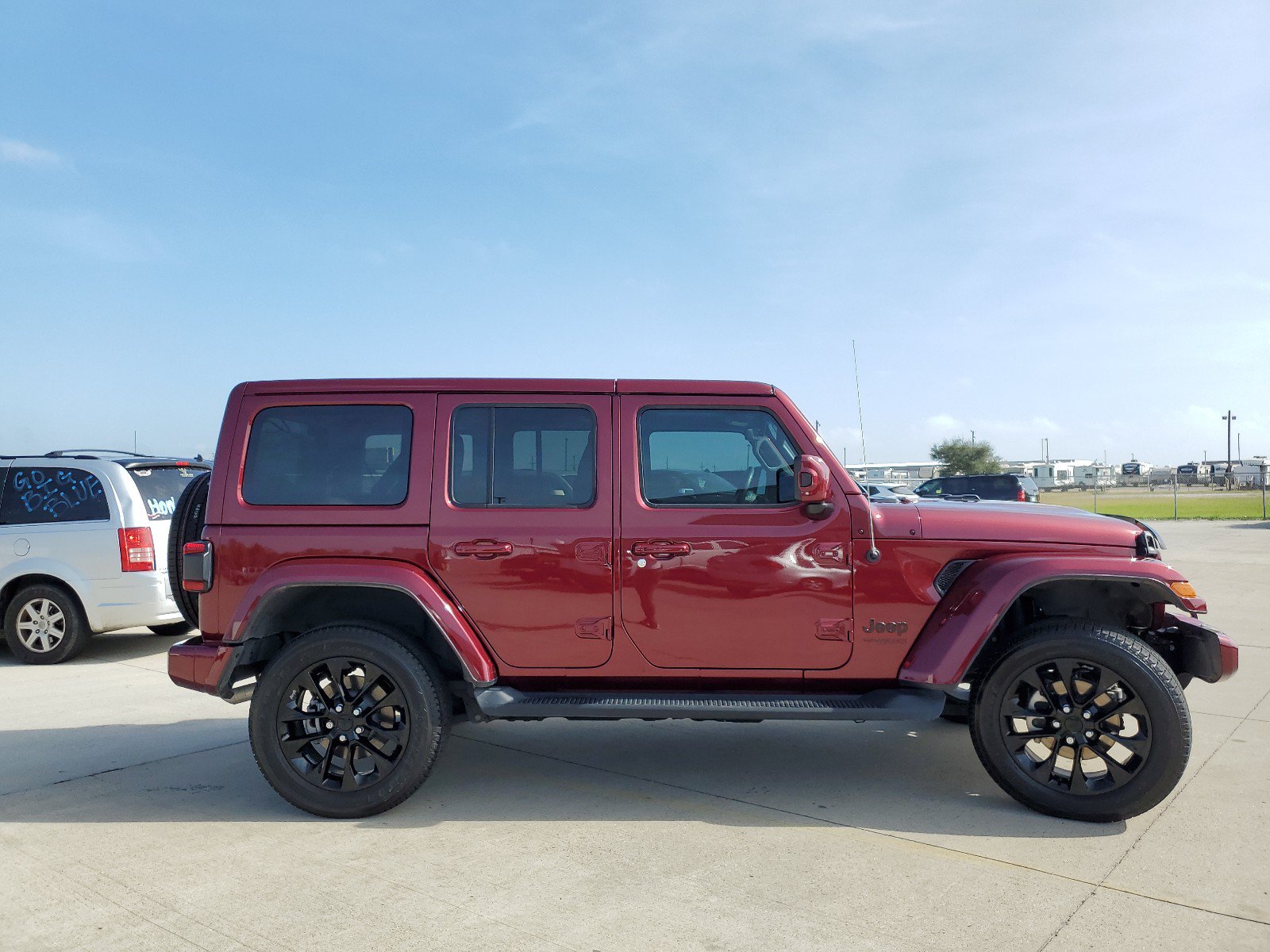 Used 2021 Jeep Wrangler Unlimited Sahara AWD/4WD image 4